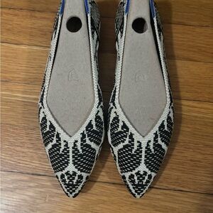 Rothy's Size 6 Black and Cream Points 2
